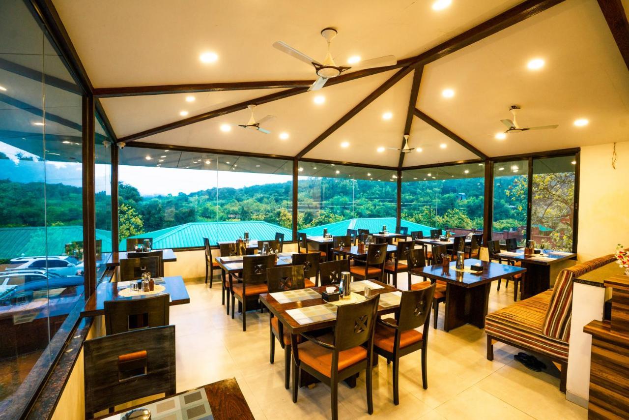 La Serene Resort And Spa Mahābaleshwar Extérieur photo