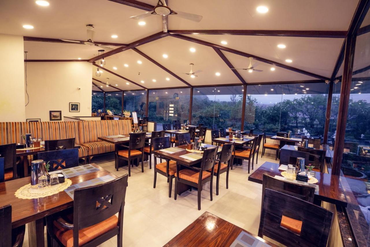 La Serene Resort And Spa Mahābaleshwar Extérieur photo