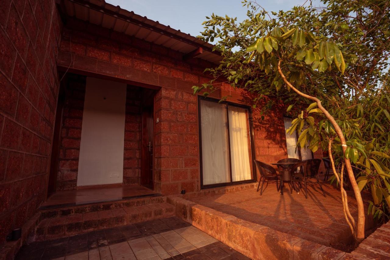 La Serene Resort And Spa Mahābaleshwar Extérieur photo