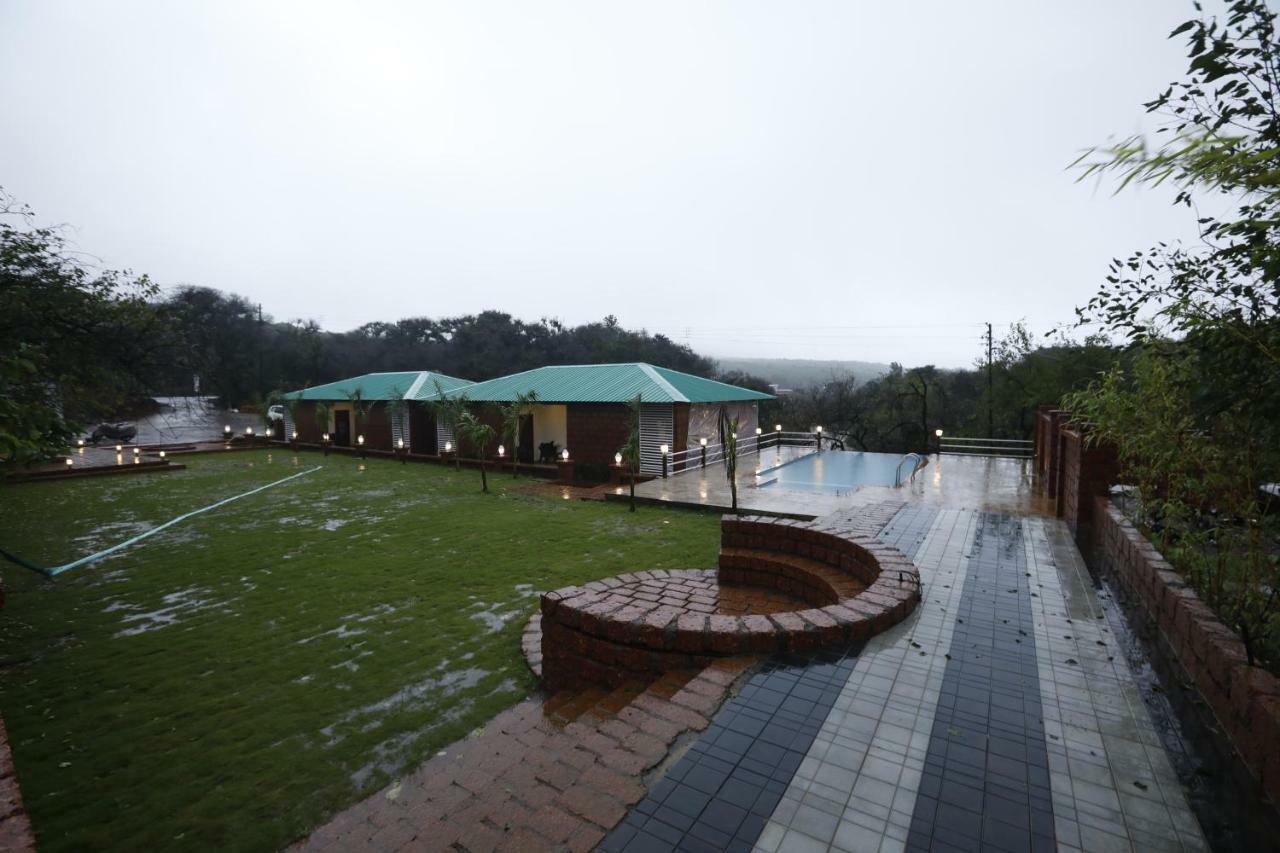 La Serene Resort And Spa Mahābaleshwar Extérieur photo
